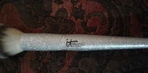 BRAND NEW IT COSMETICS GLITTER MAKEUP BRUSH